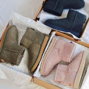 UGG shoes pallet for sale - Amazon Liquidation Sale.